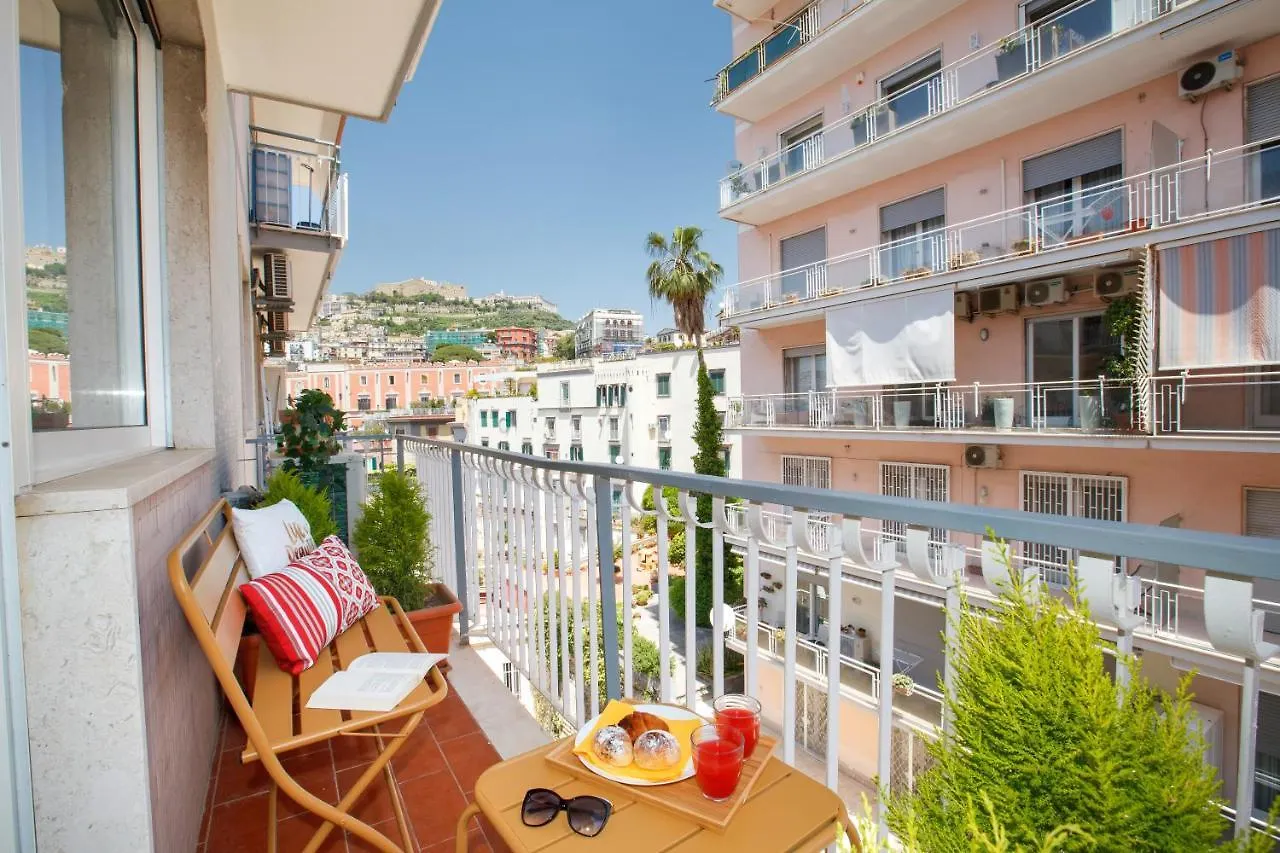 Vivaldo Suite Piazza dei Martiri - Guest House Napoli