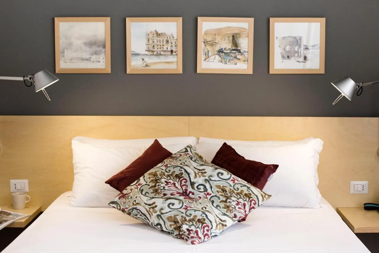 Vivaldo Suite Piazza dei Martiri - Guest House Napoli