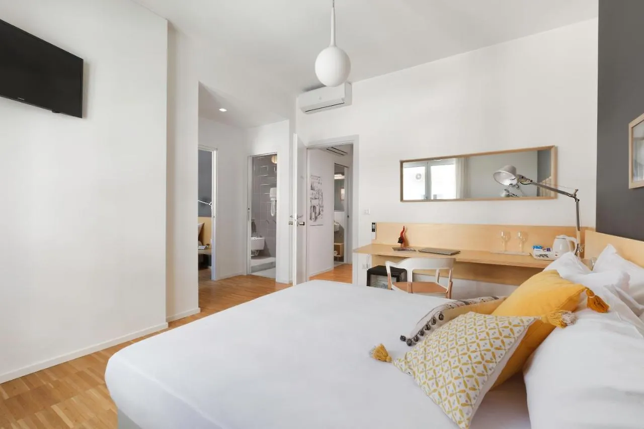 Vivaldo Suite Piazza dei Martiri - Guest House Napoli