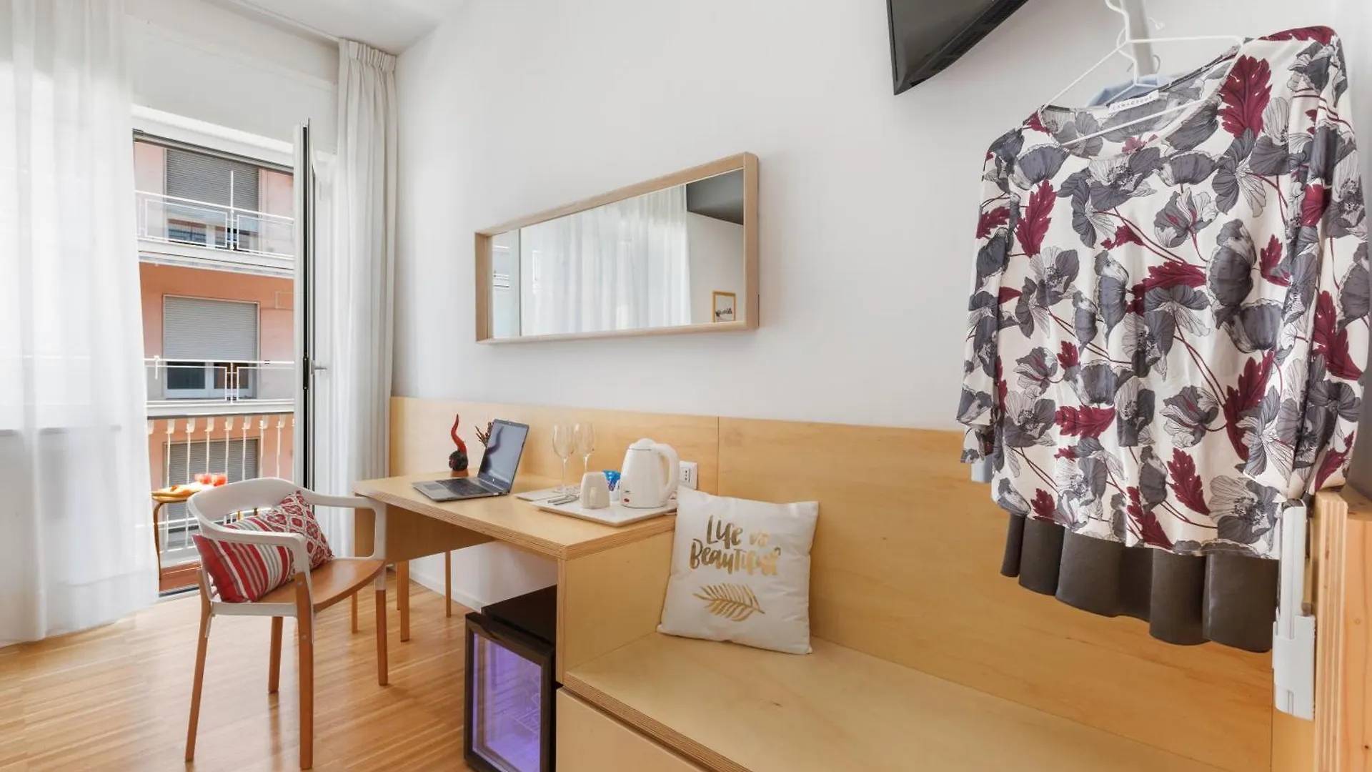 Vivaldo Suite Piazza dei Martiri - Guest House Napoli Italia