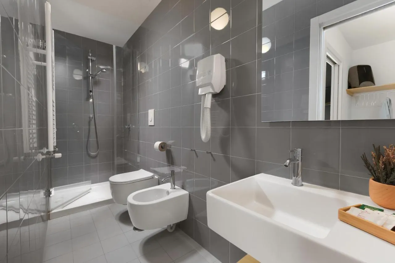 Vivaldo Suite Piazza dei Martiri - Guest House Napoli