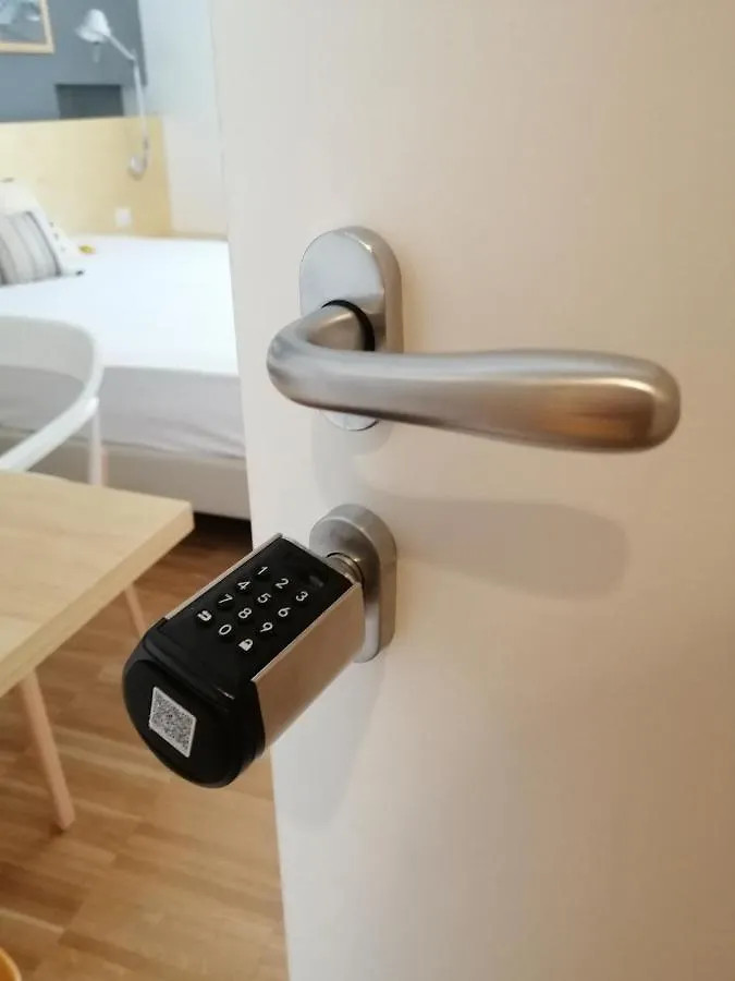 Vivaldo Suite Piazza dei Martiri - Guest House Napoli